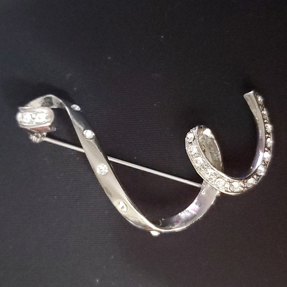 Vintage Treble Clef Brooch
